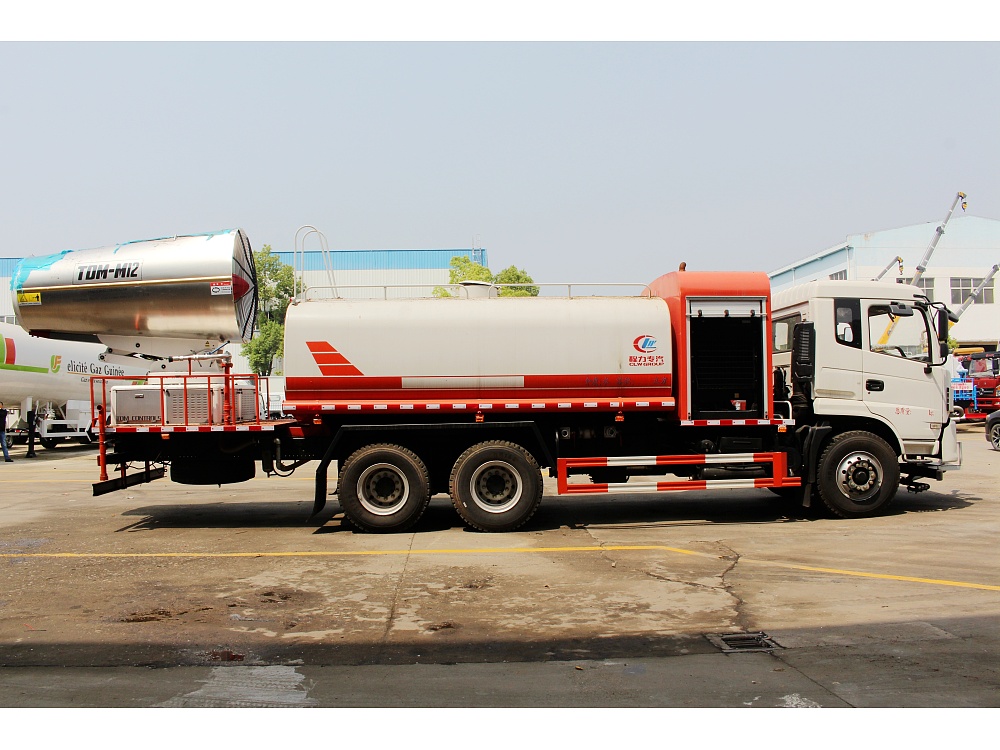 國(guó)六東風(fēng)隨專后雙橋16立方霧炮車/50-120米霧炮