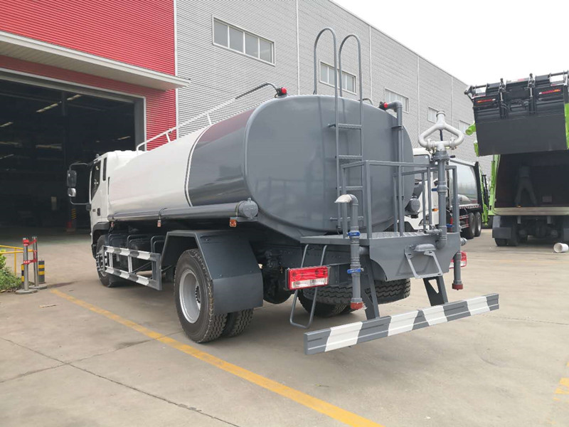 國六福田瑞沃12方灑水車