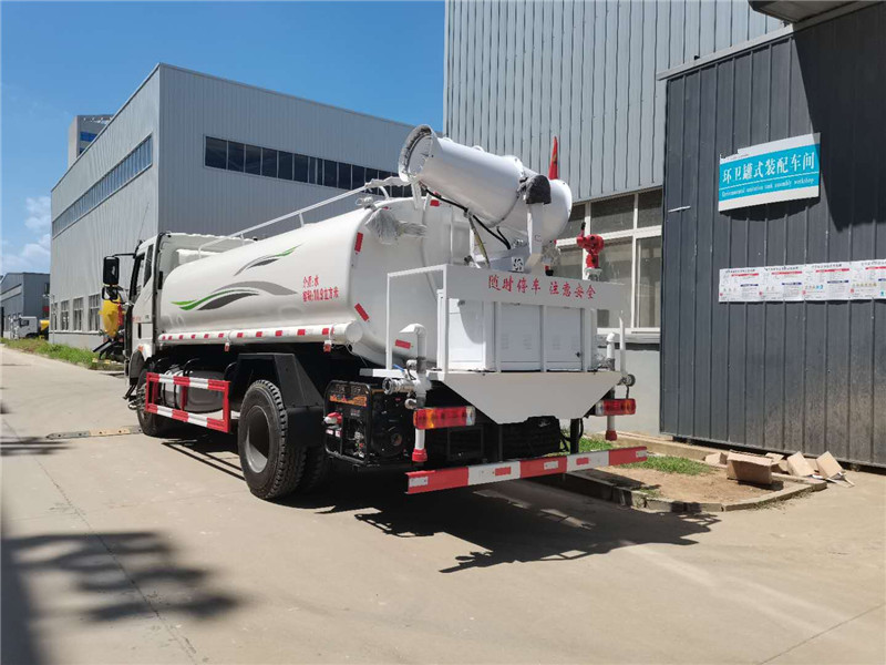 國六解放J6 13方霧炮灑水車