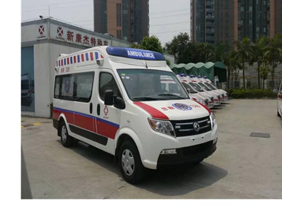 東風(fēng)御風(fēng)長(zhǎng)軸救護(hù)車(chē)