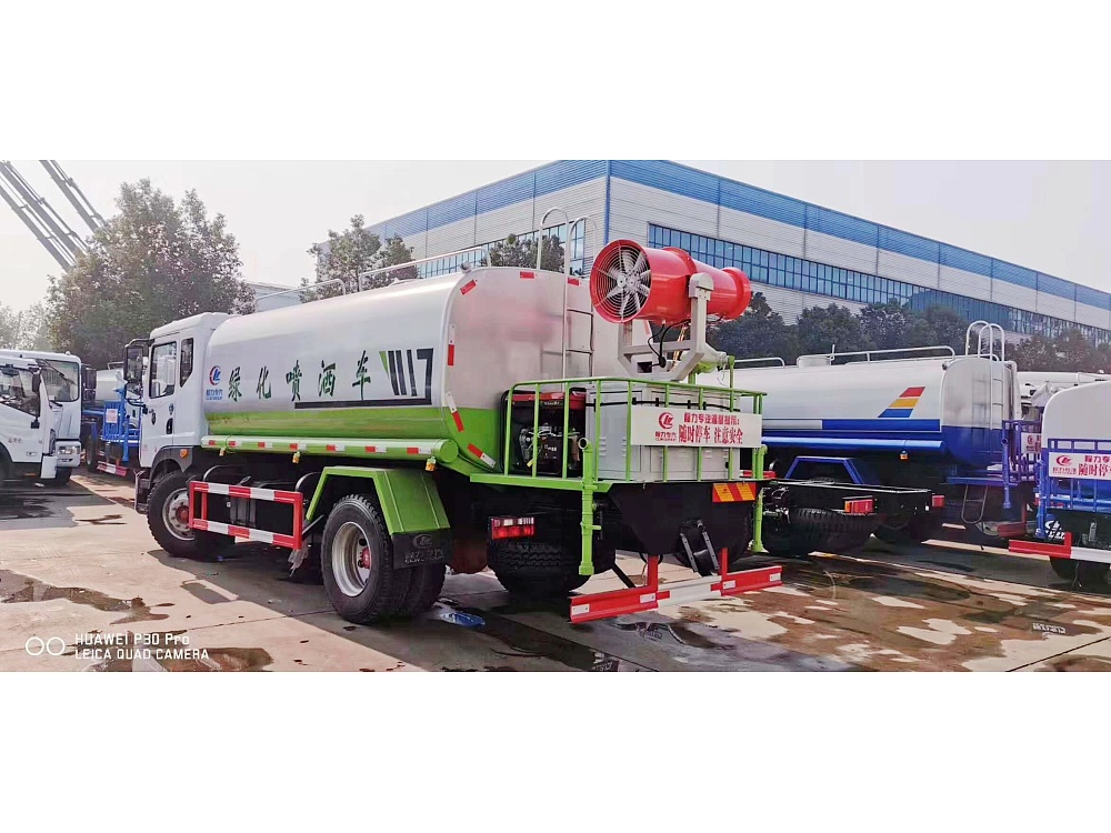 國(guó)六東風(fēng)多利卡D9 14方灑水霧炮車(chē)